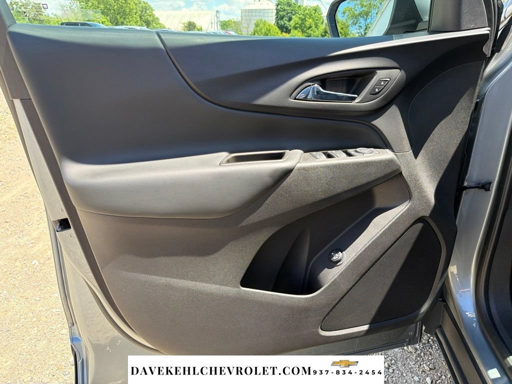 Used 2024 Chevrolet Equinox LT FWD image 9
