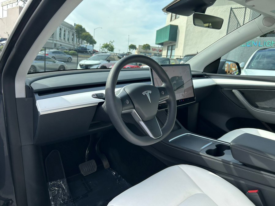 Used 2023 Tesla Model Y Long Range image 12
