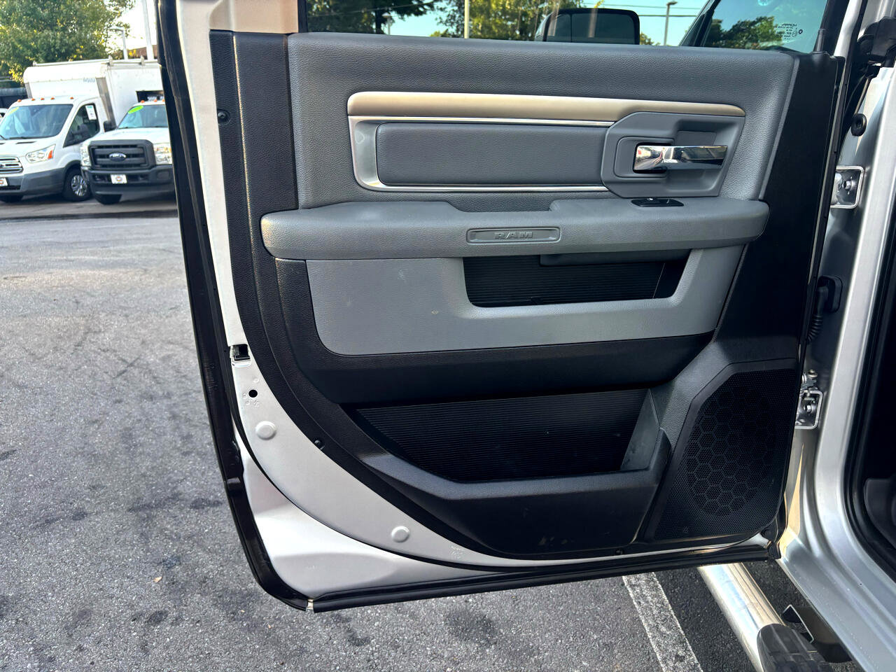 Used 2017 RAM 2500 SLT image 23