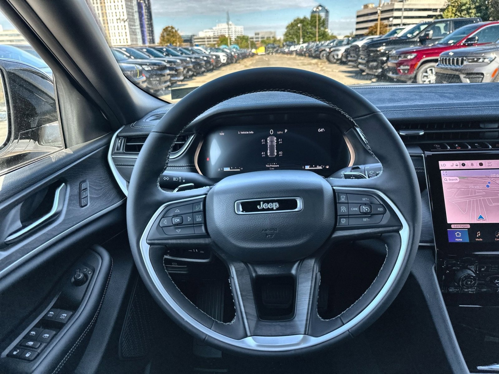 New 2025 Jeep Grand Cherokee Limited w/ Luxury Tech Group II image 16