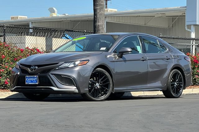 Used 2023 Toyota Camry XSE FWD image 8