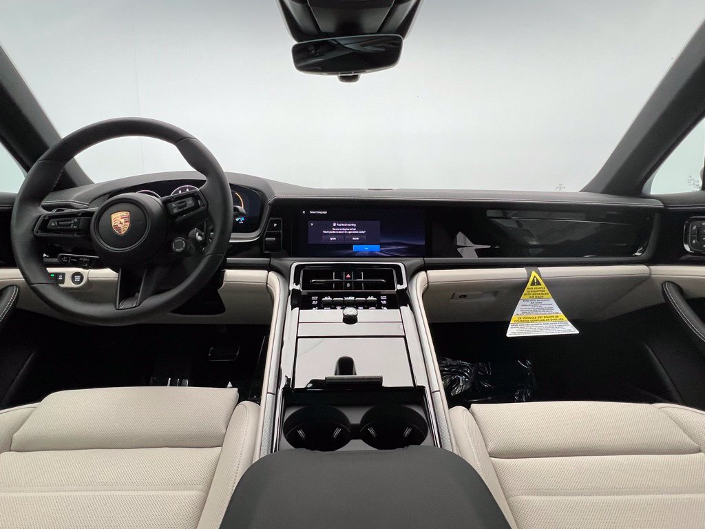 Used 2026 Porsche Panamera RWD image 6