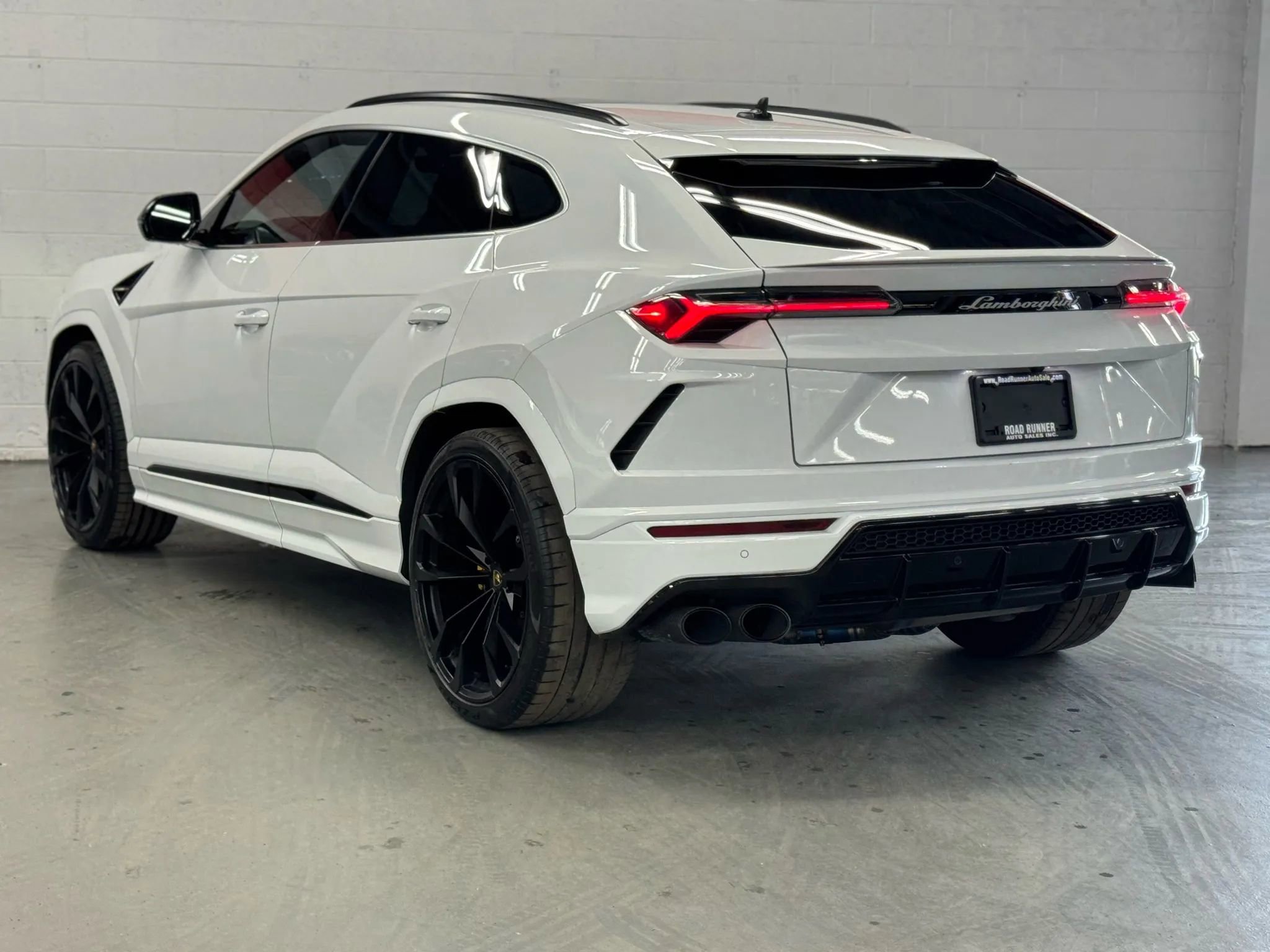 Used 2021 Lamborghini Urus image 4