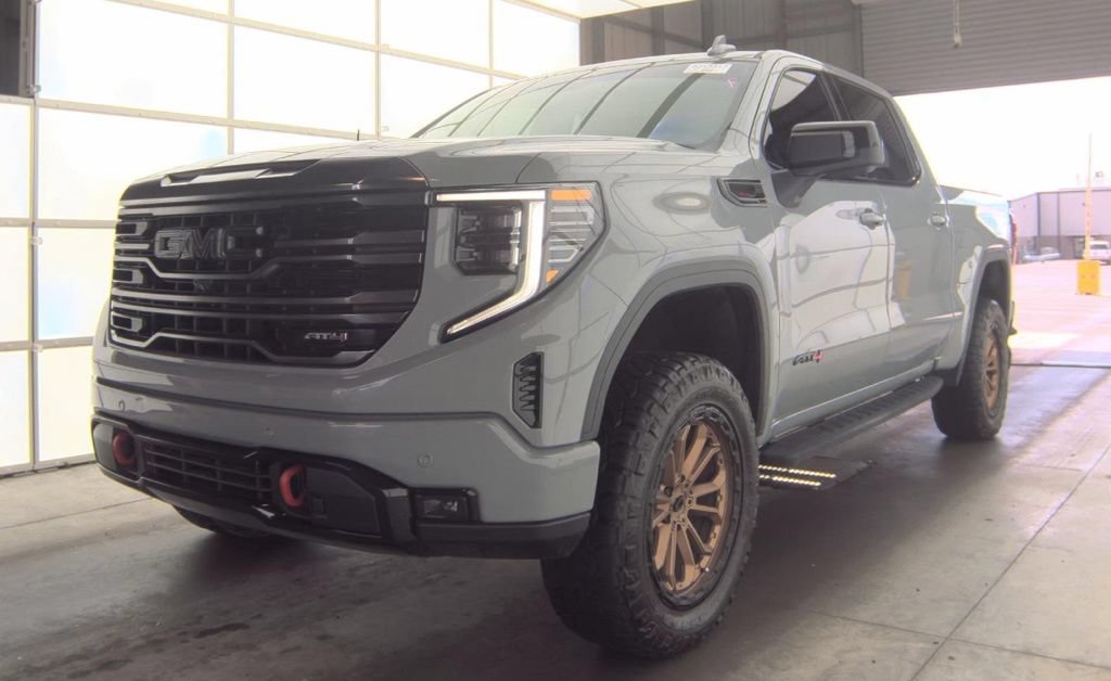 Used 2024 GMC Sierra 1500 AT4 w/ Technology Package AWD/4WD image 5