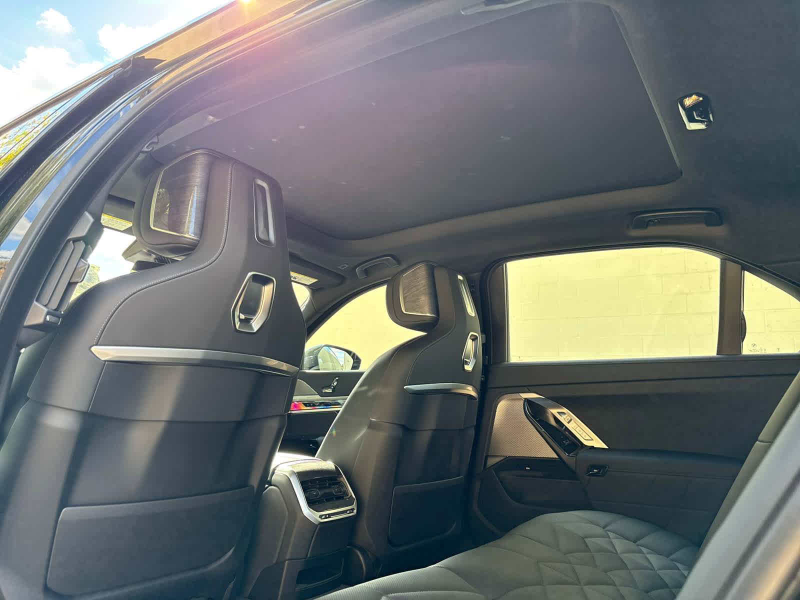 New 2026 BMW 740i xDrive w/ Premium Package image 16