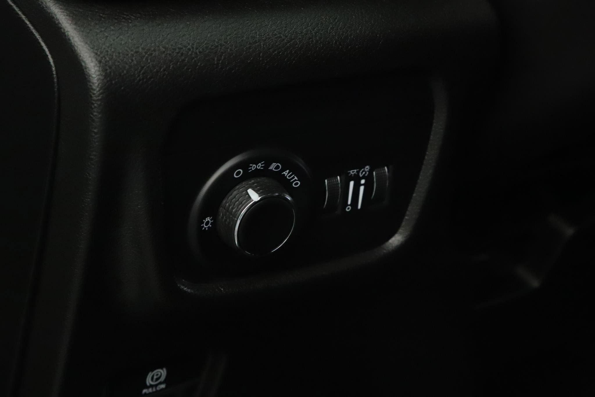 Used 2024 Jeep Grand Cherokee Altitude image 8