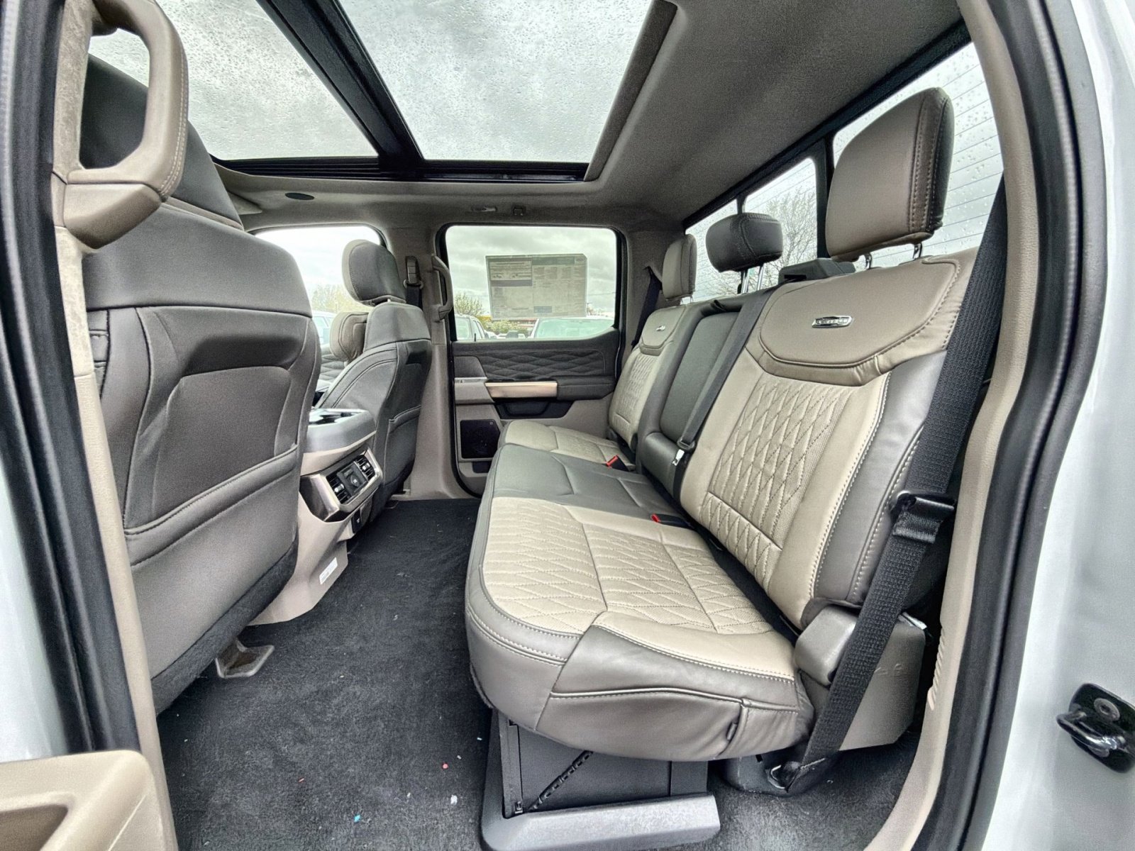 New 2026 Ford F450 Platinum w/ Platinum Plus Package image 32