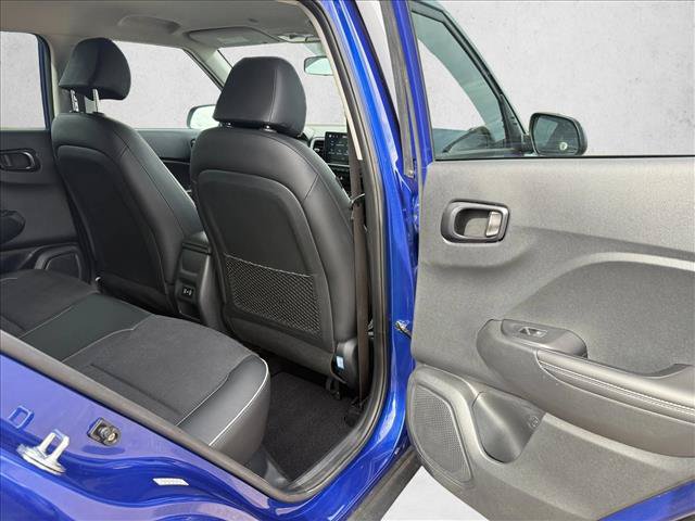 Used 2024 Hyundai Venue Limited FWD image 23