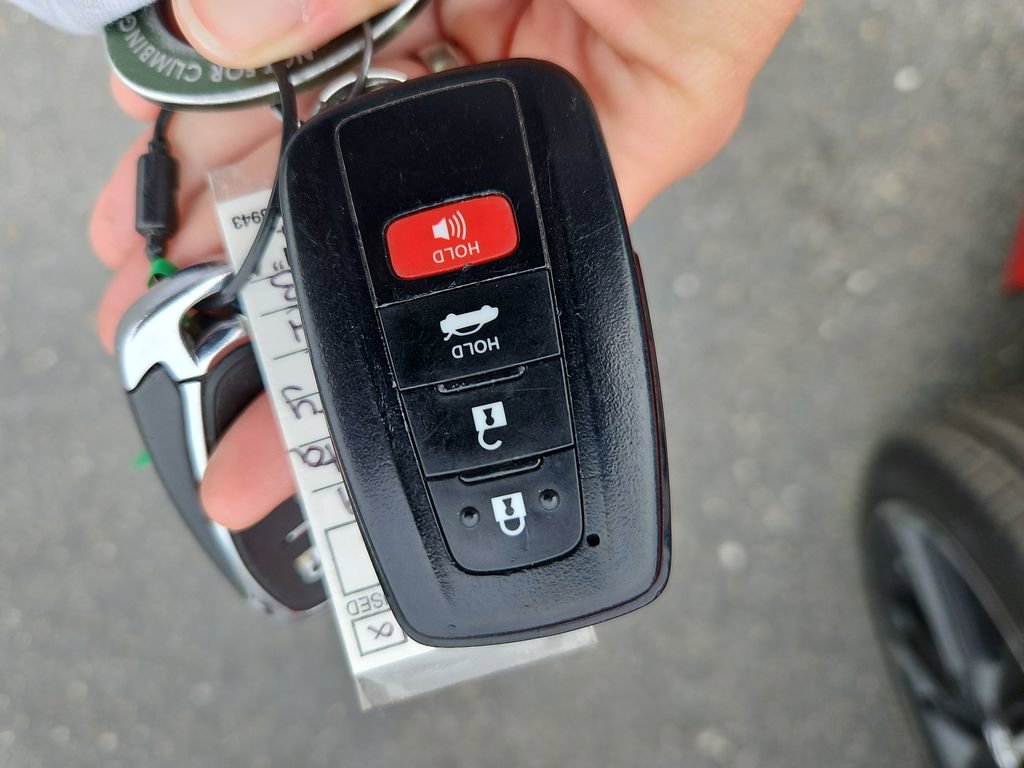 Used 2019 Toyota Camry XSE image 37