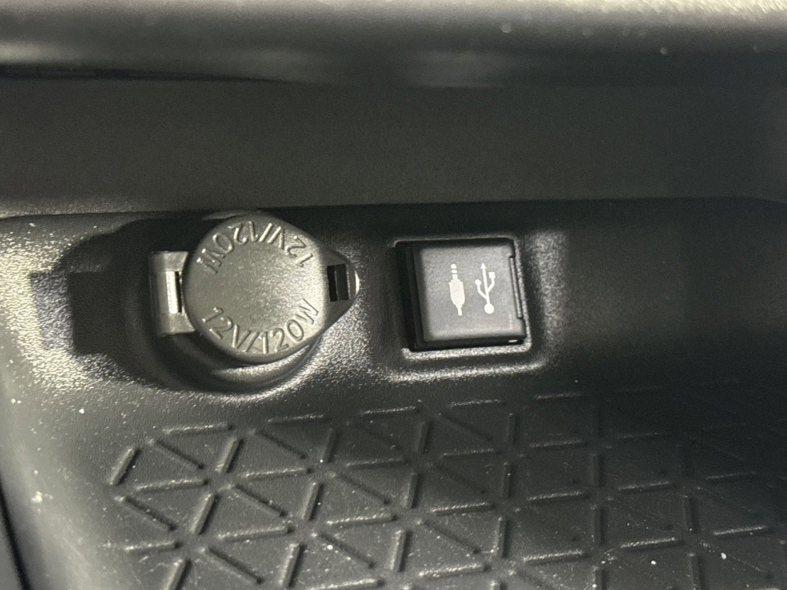 Used 2019 Toyota RAV4 XLE w/ Convenience Package image 36