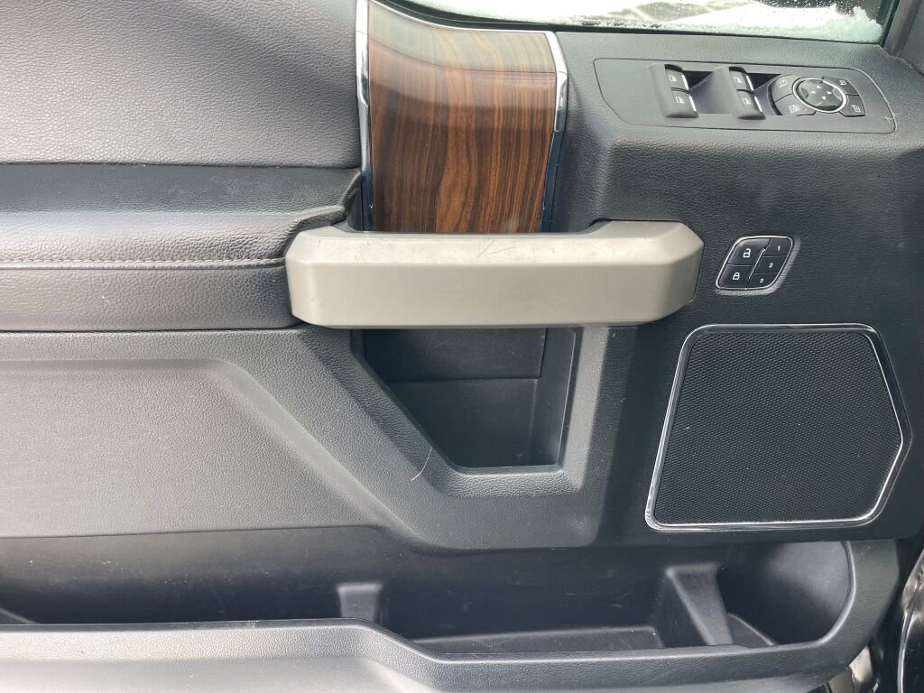 Used 2016 Ford F150 Lariat image 10
