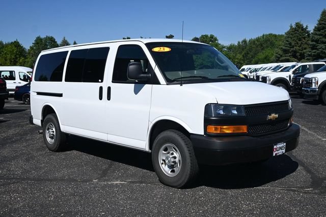 Used 2023 Chevrolet Express 3500 LS RWD image 2