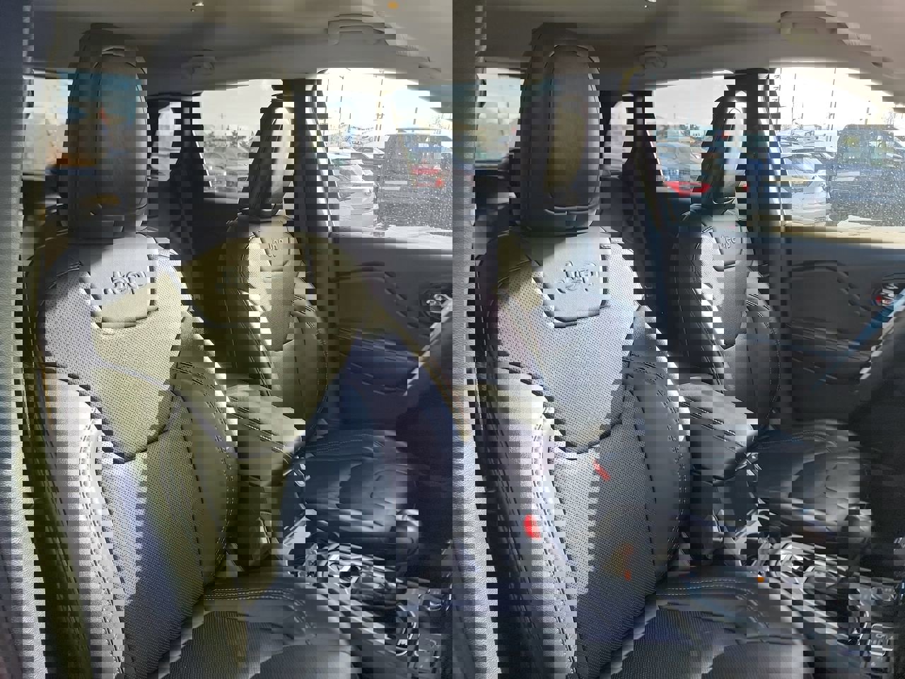 Used 2023 Jeep Cherokee Altitude Lux image 20