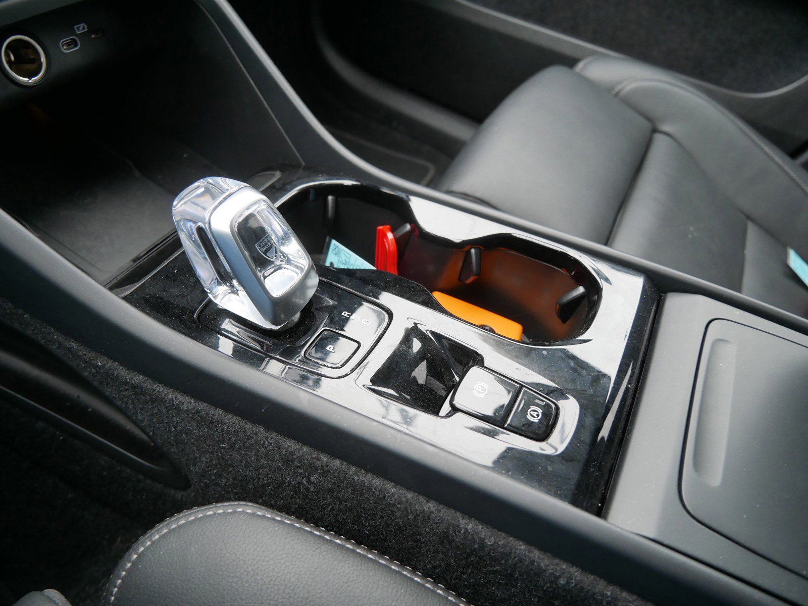 Certified 2025 Volvo XC40 B5 Plus image 14