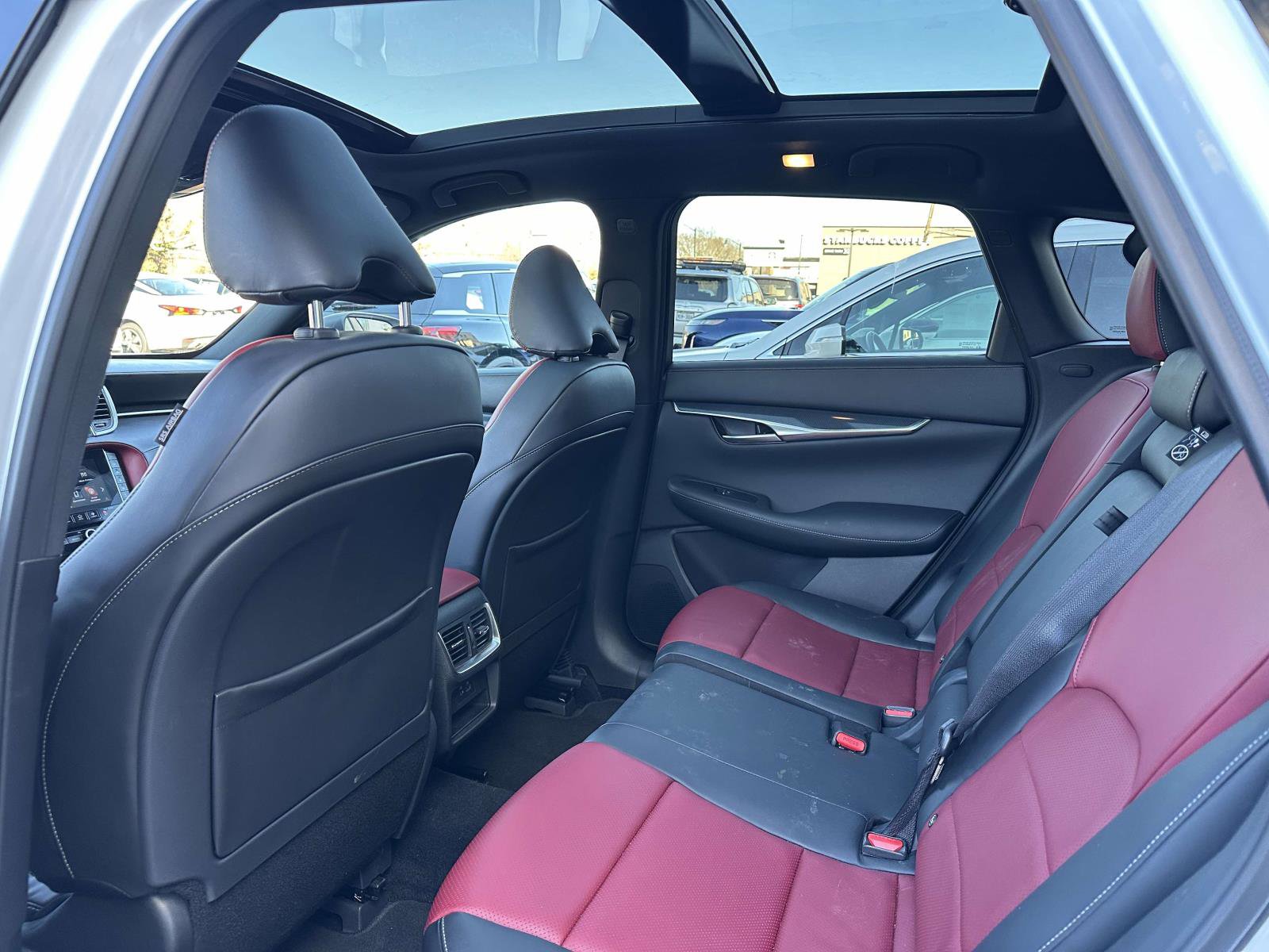 Used 2025 INFINITI QX50 Sport image 10