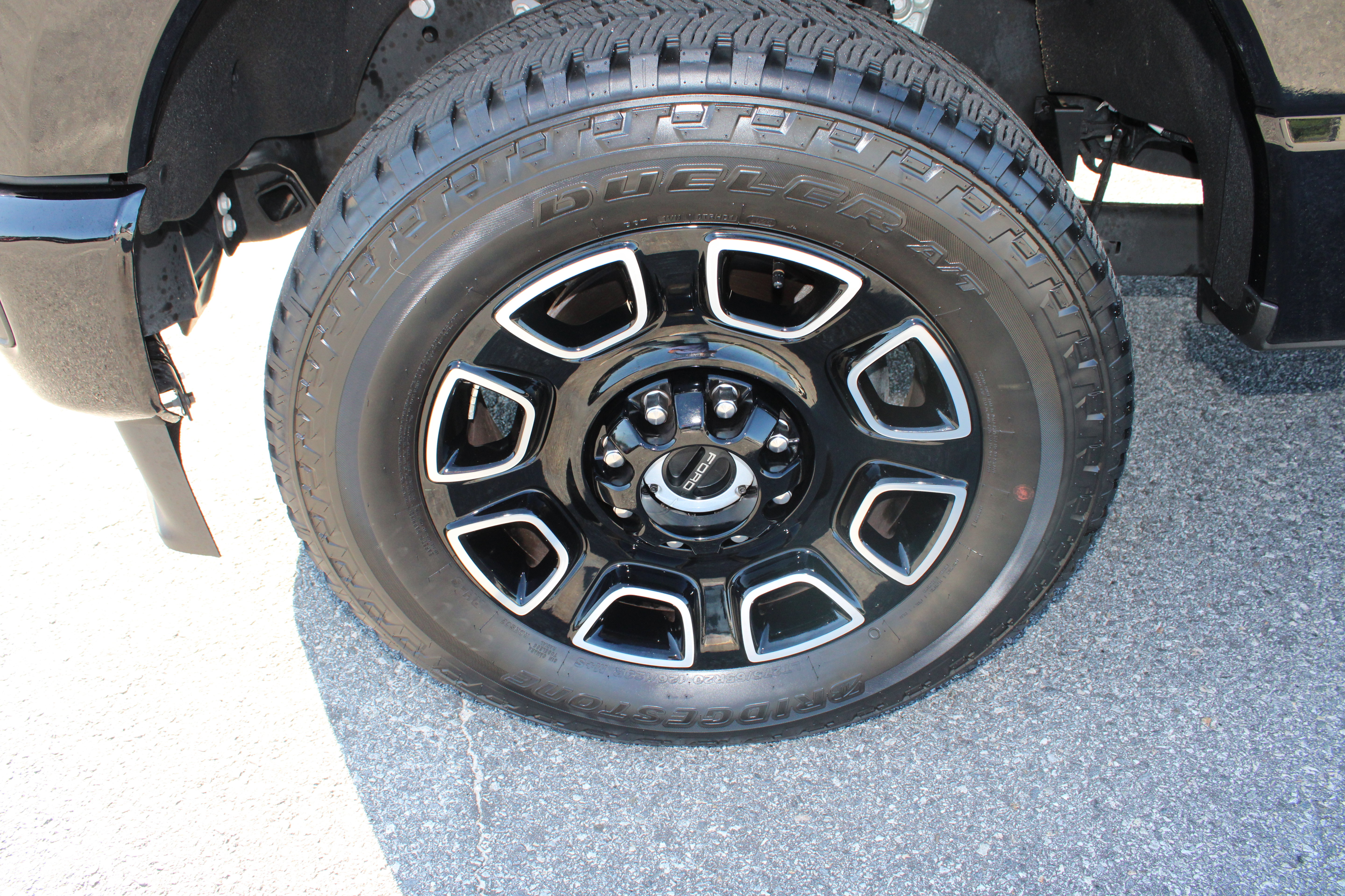 Used 2025 Ford F350 Platinum AWD/4WD image 11