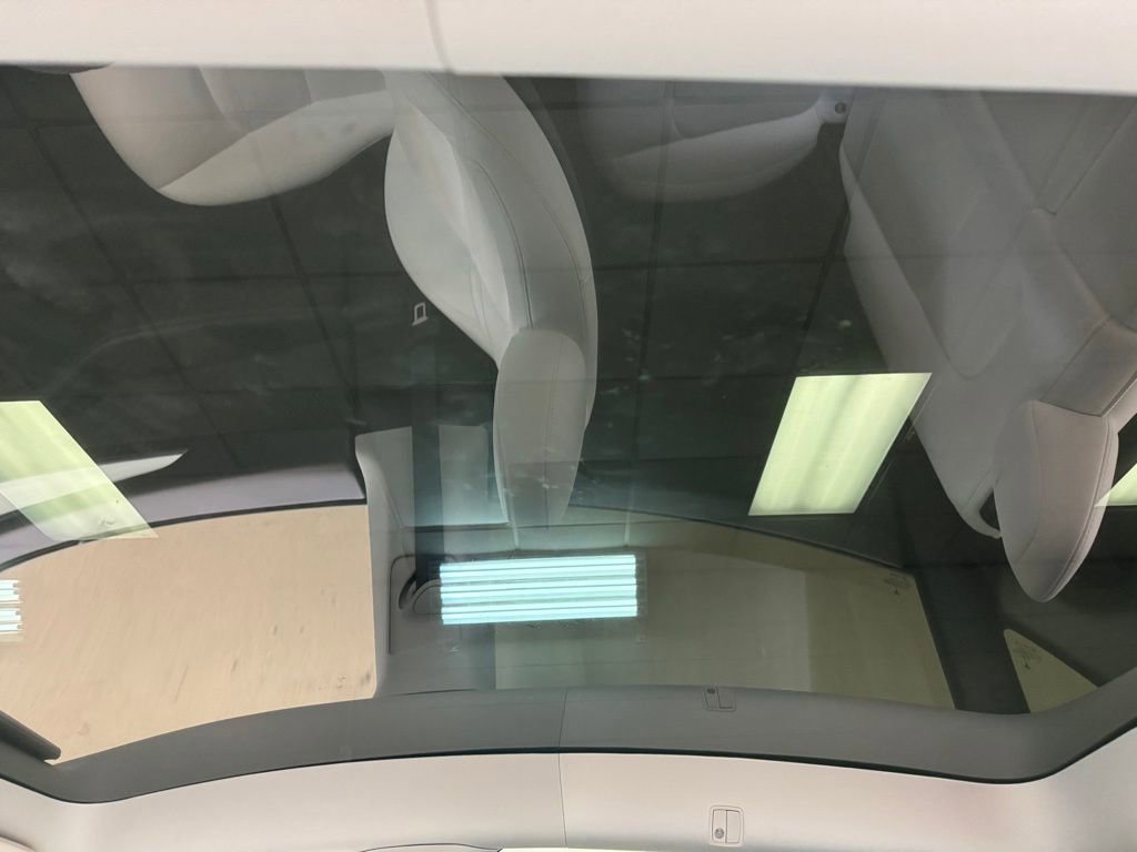 Used 2023 Tesla Model Y Long Range AWD/4WD image 17