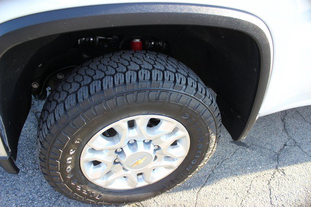 Used 2023 Chevrolet Silverado 2500 LT AWD/4WD image 5