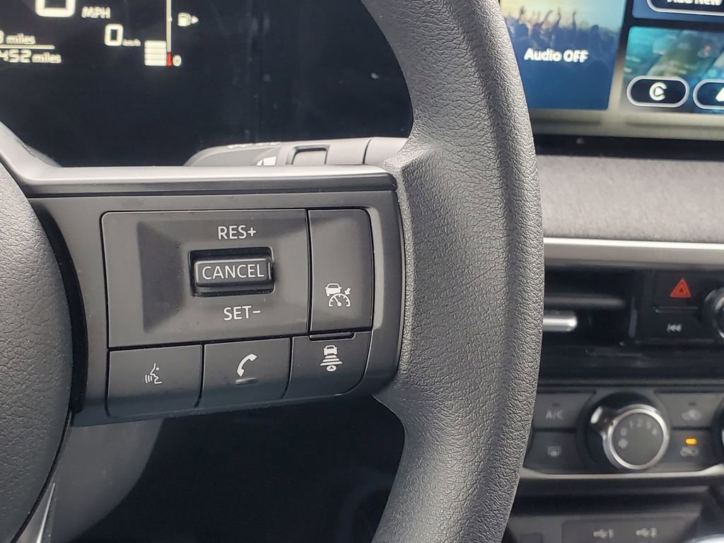 Used 2025 Nissan Kicks SV image 18