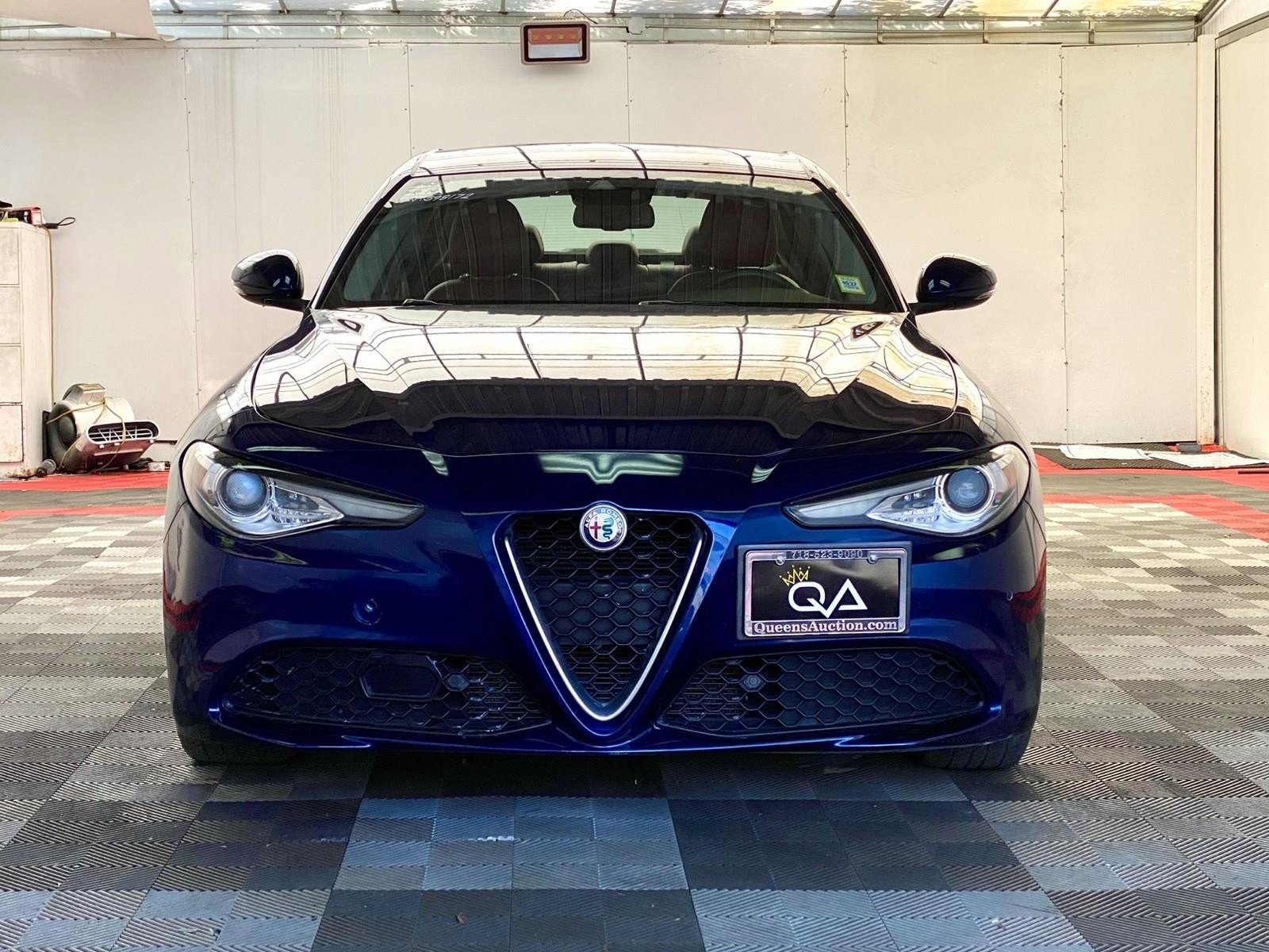 Used 2019 Alfa Romeo Giulia Ti AWD/4WD image 2