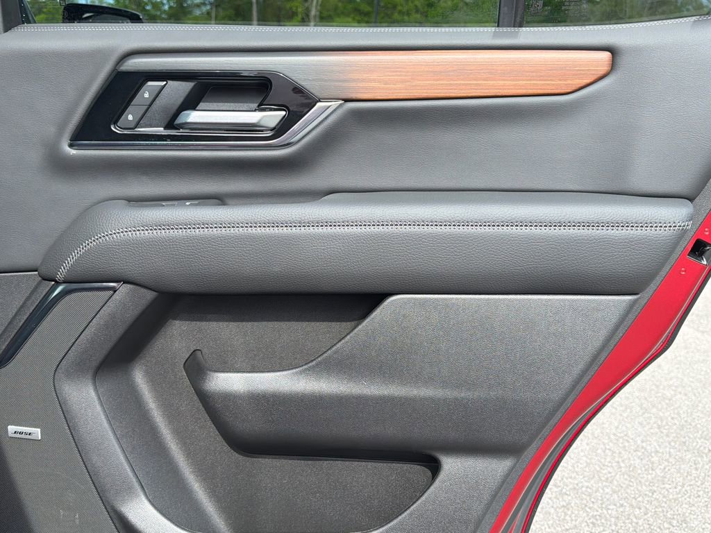 Used 2025 GMC Yukon Denali w/ Denali Reserve Package image 35