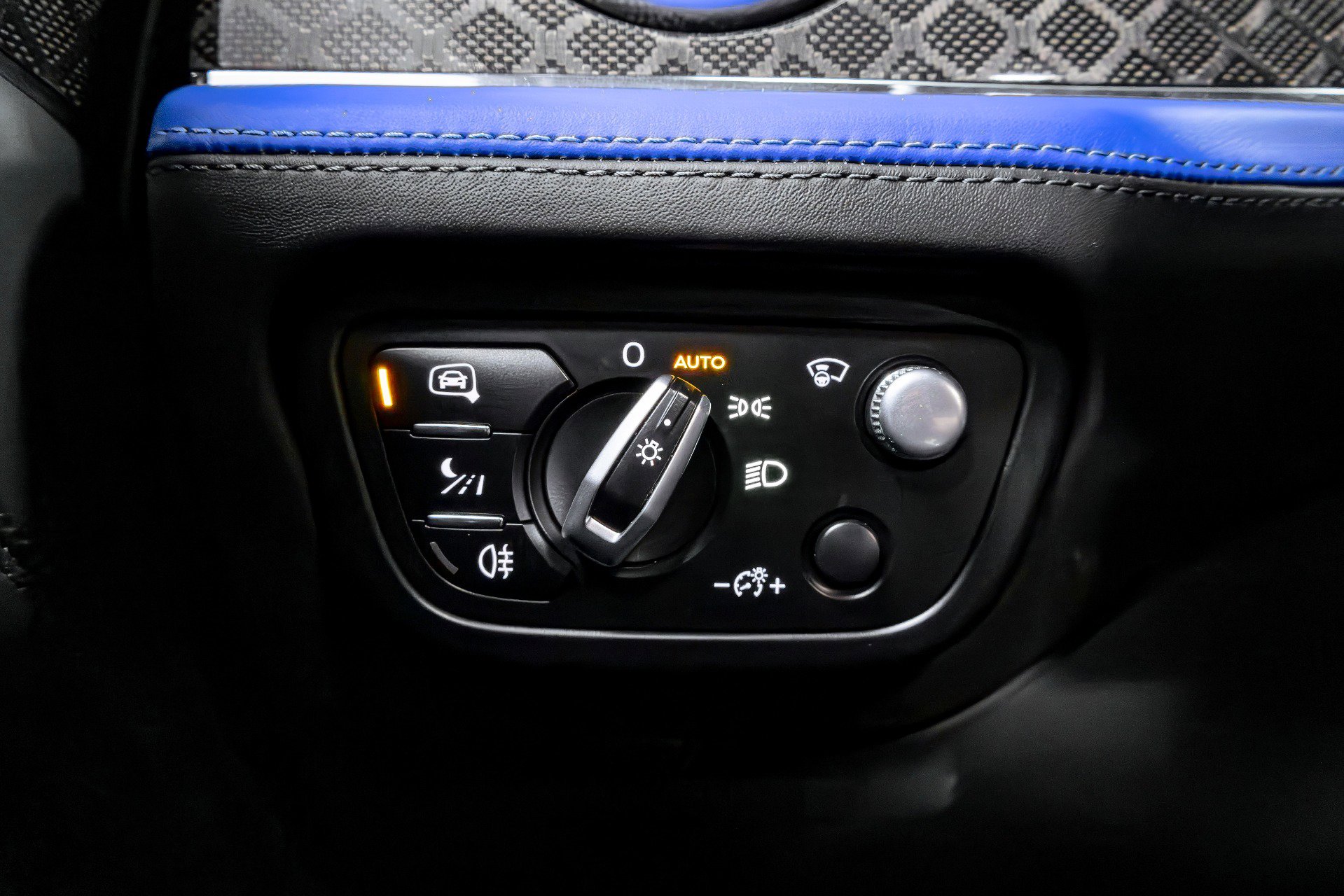 Used 2020 Bentley Bentayga Design Series image 52