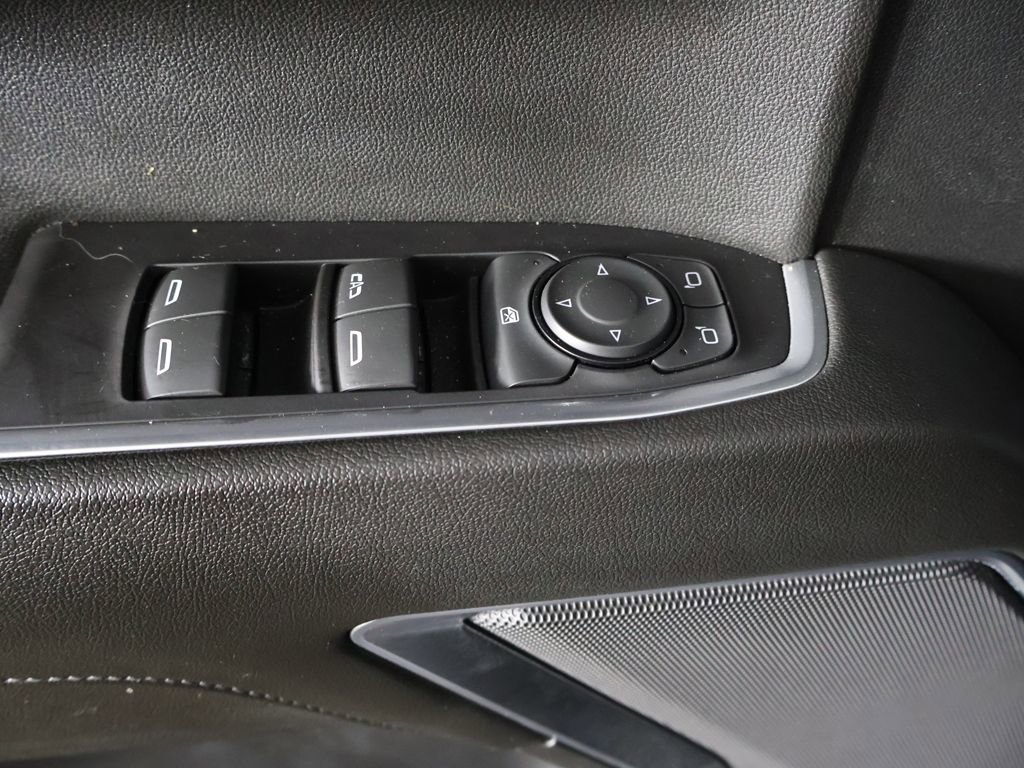 Used 2023 Chevrolet Silverado 1500 LT AWD/4WD image 31