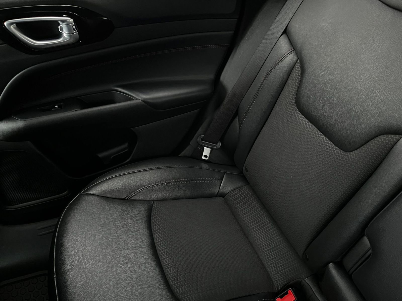 Used 2025 Jeep Compass Trailhawk w/ Trailer Tow Group image 39