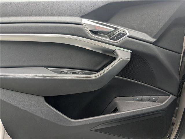 Used 2021 Audi e-tron Premium w/ Convenience Plus Package image 24