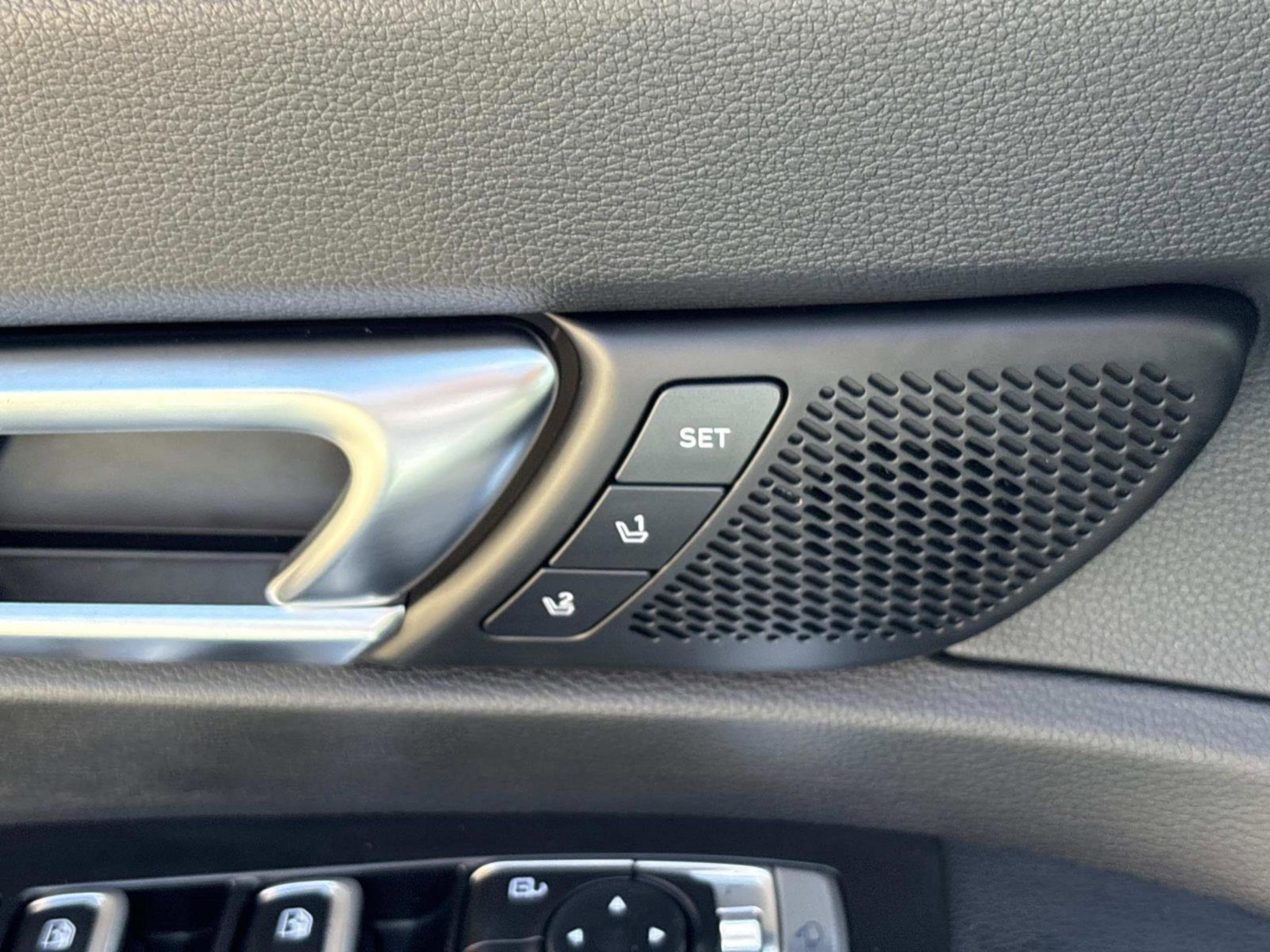 Used 2022 Kia Telluride SX w/ SX Prestige Package image 26