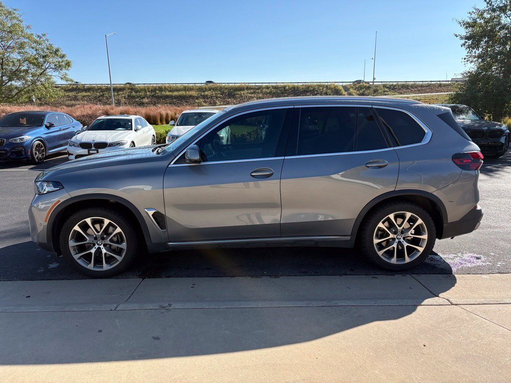 Used 2024 BMW X5 xDrive40i w/ Parking Assistance Package AWD/4WD image 8