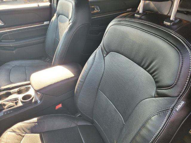 Used 2019 Ford Explorer Limited w/ Class III Trailer Tow Package FWD image 11