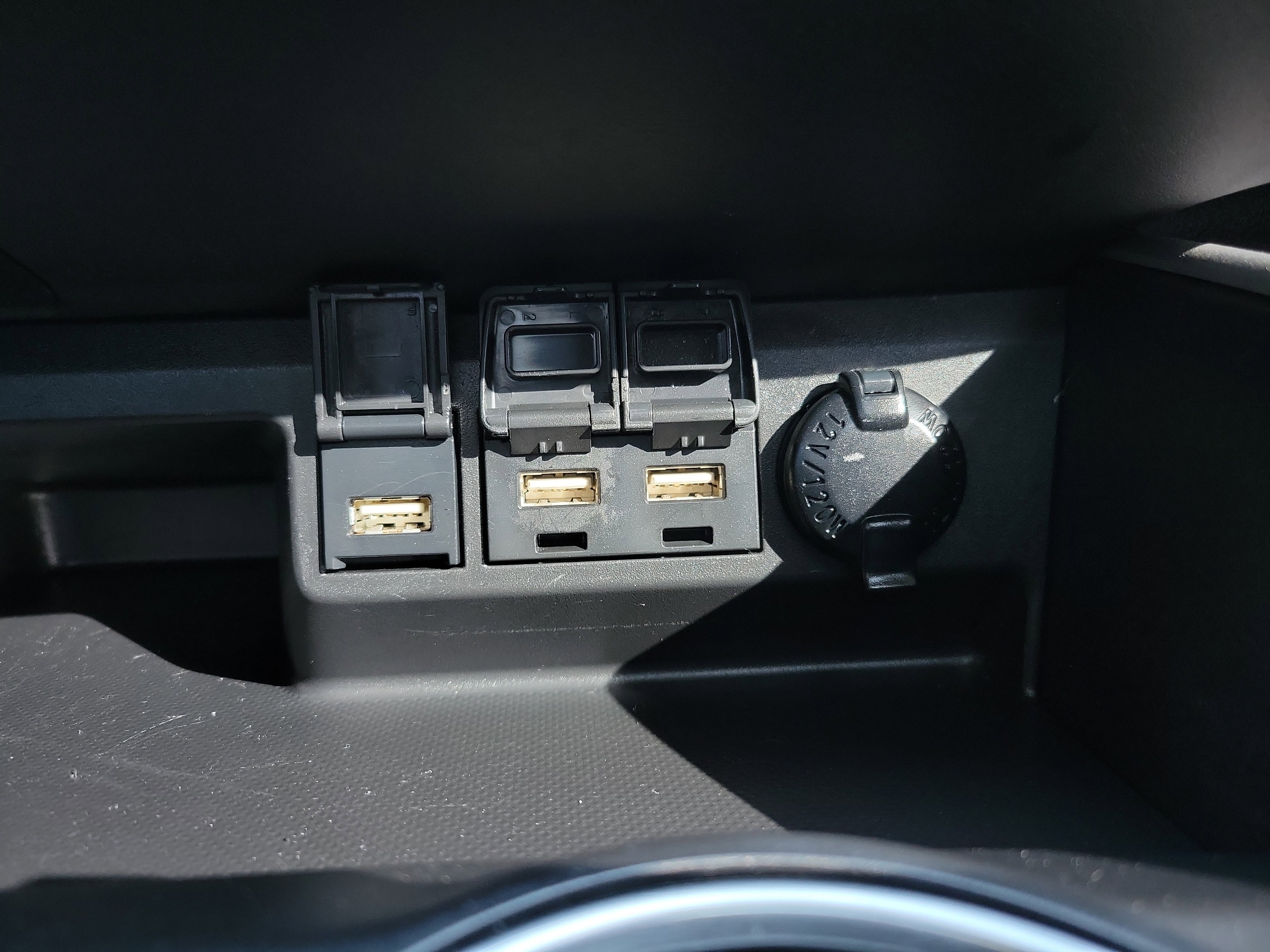 Used 2021 Toyota Highlander XLE image 34