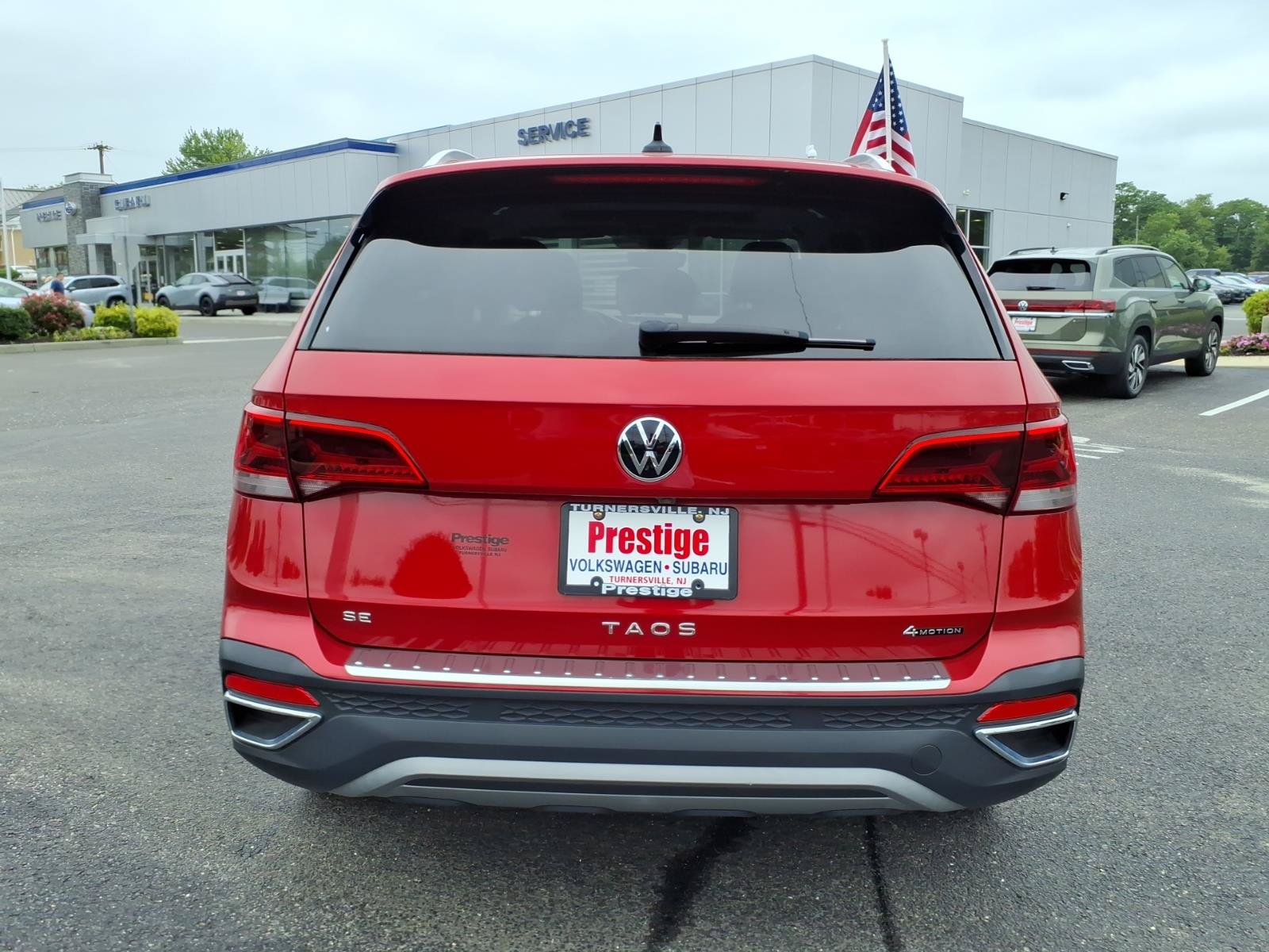 Certified 2023 Volkswagen Taos SE w/ Panoramic Sunroof Package AWD/4WD image 3