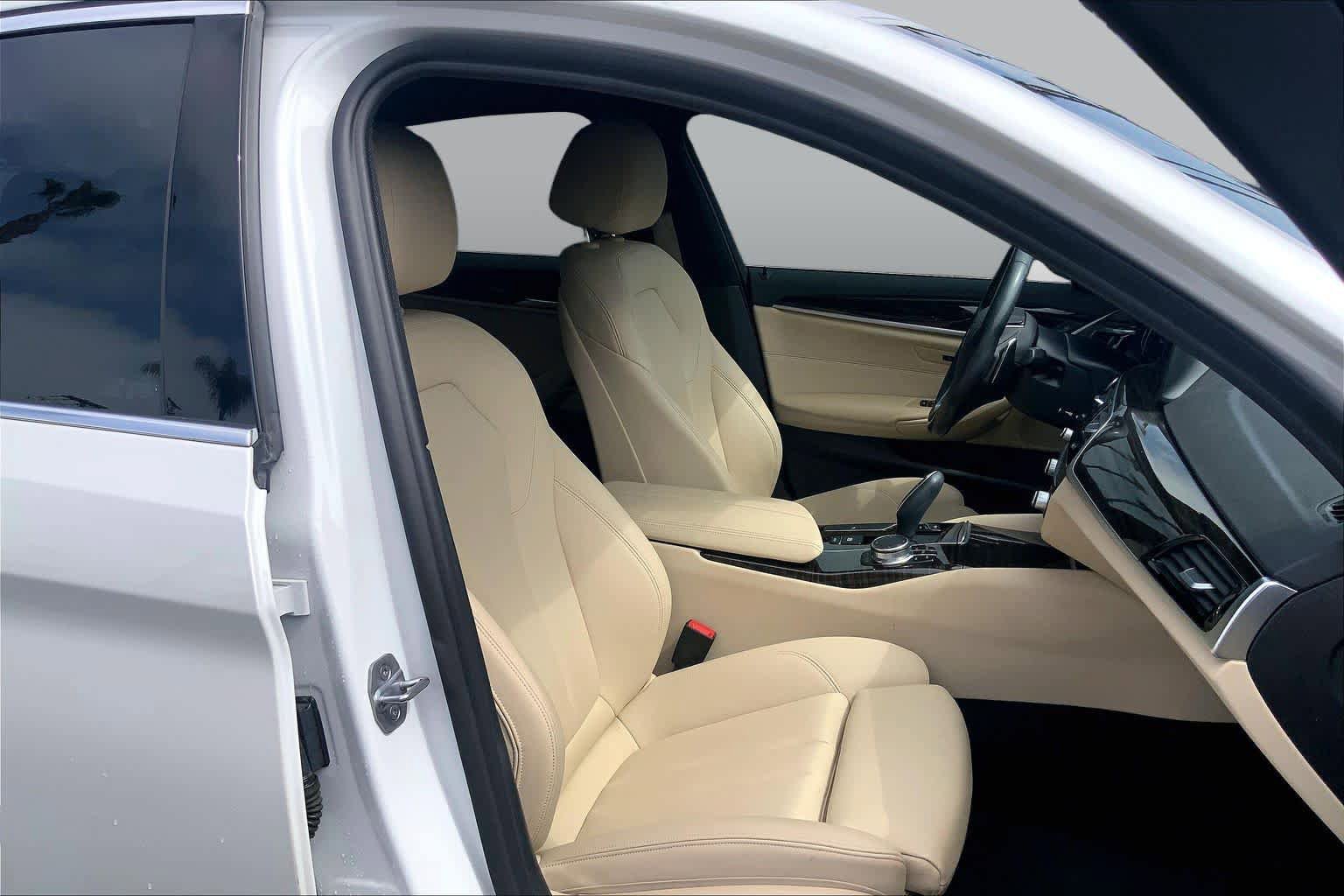 Used 2019 BMW 530i w/ Convenience Package RWD image 8