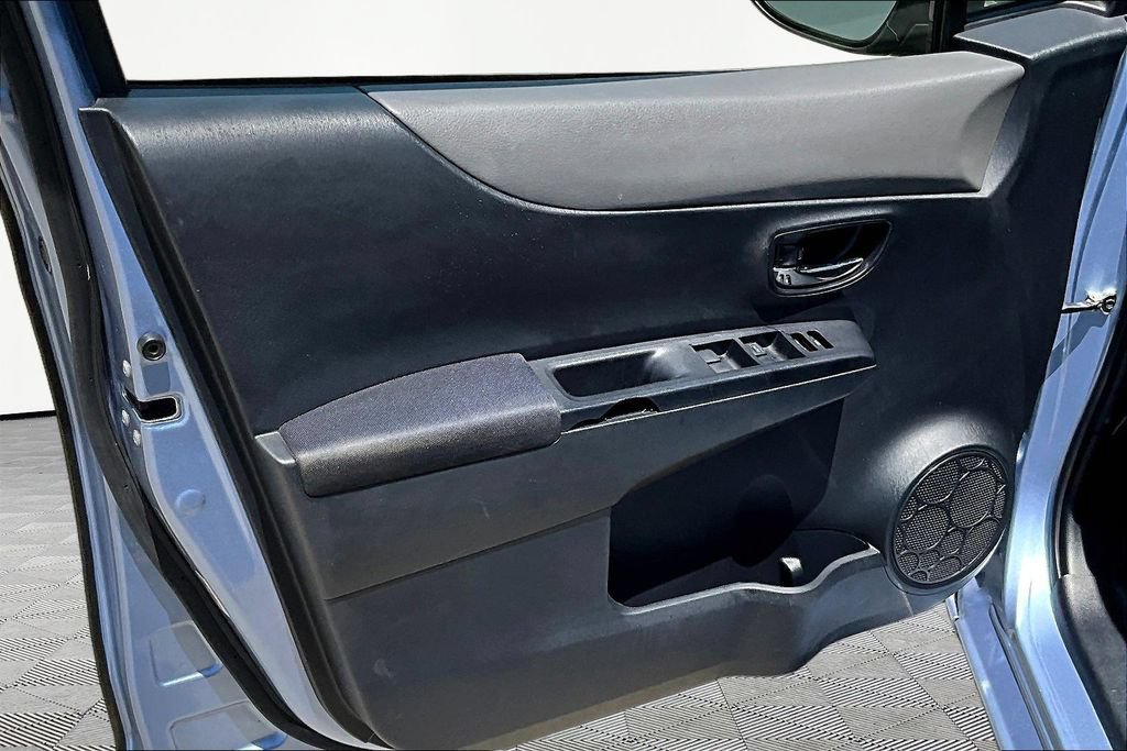 Used 2012 Toyota Yaris SE FWD image 19