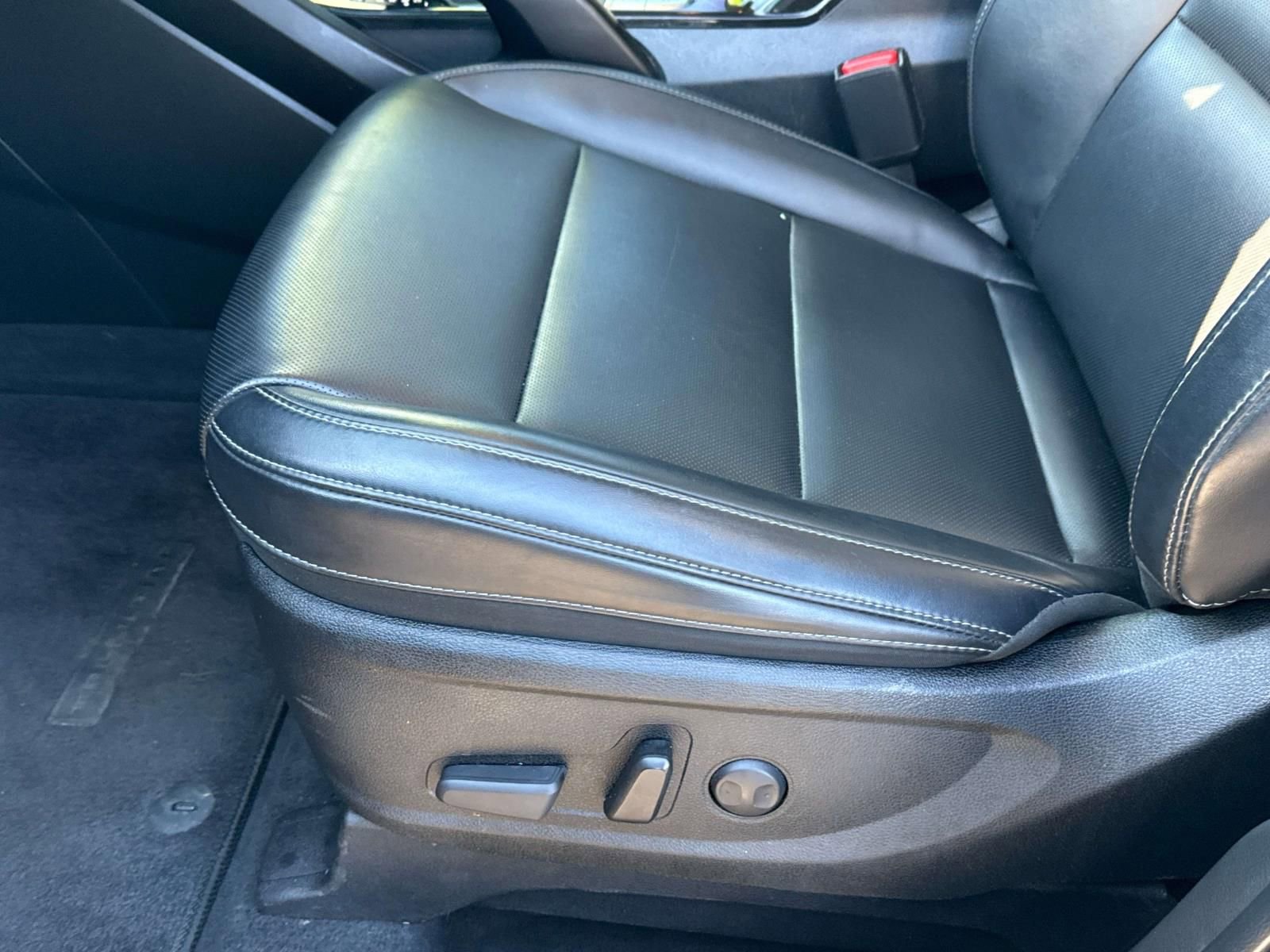 Used 2024 Kia Telluride S image 12