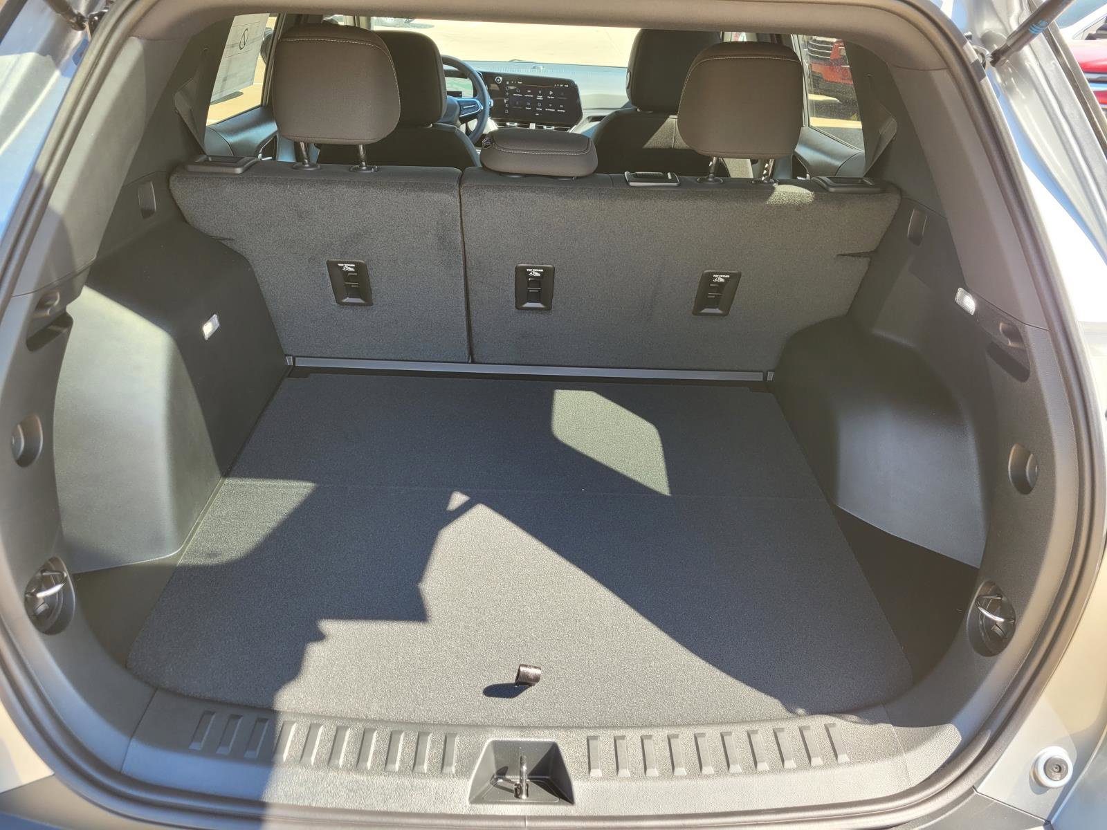New 2027 Chevrolet Equinox LT w/ Safety and Technology Package FWD image 7