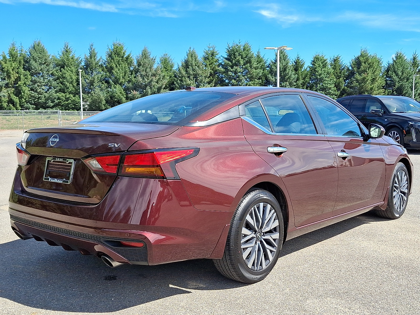 Used 2024 Nissan Altima 2.5 SV w/ SV Premium Package FWD image 8