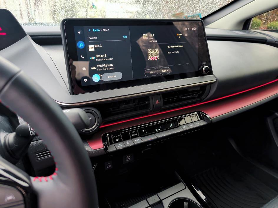 Used 2026 Toyota Prius Plug-In Hybrid image 25