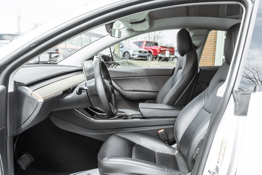 Used 2021 Tesla Model Y Long Range image 23