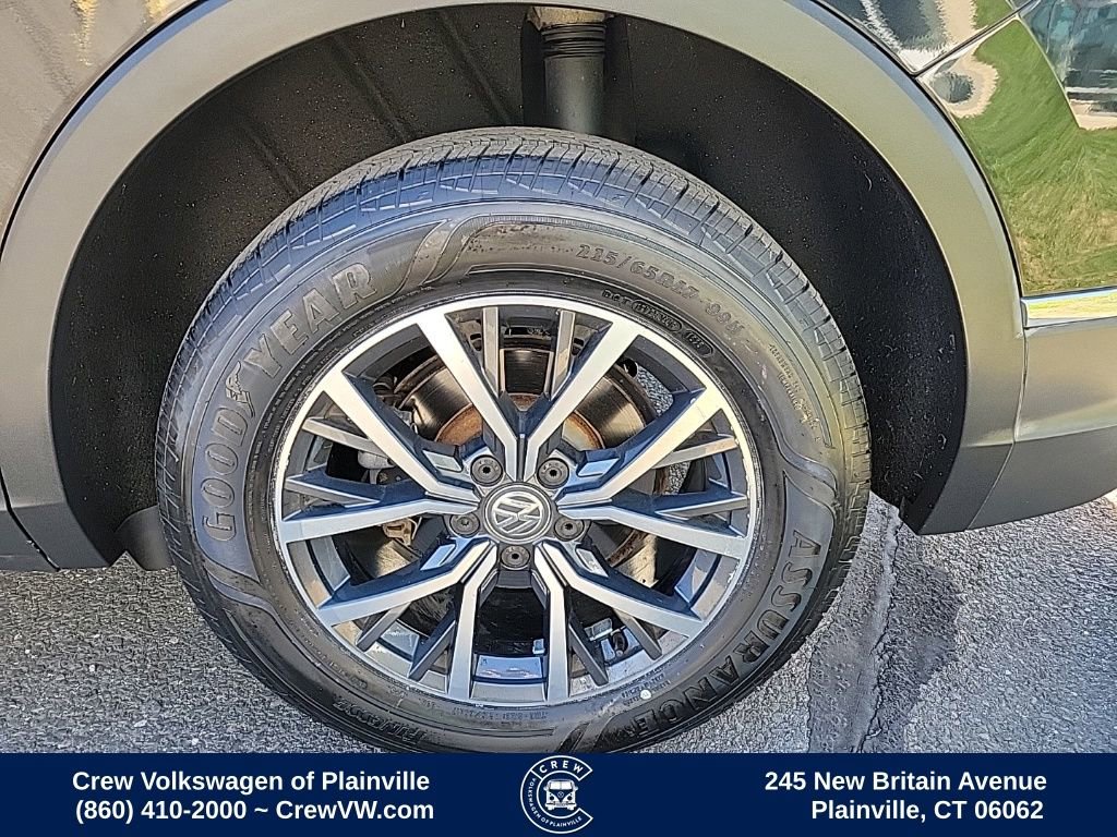 Used 2018 Volkswagen Tiguan SE w/ Panoramic Sunroof Package image 18