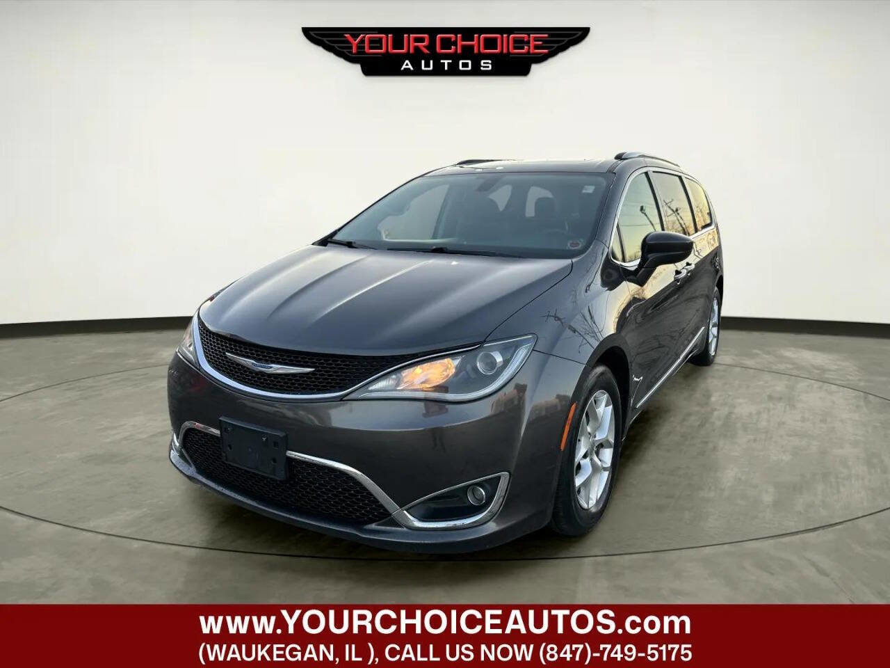 Used 2018 Chrysler Pacifica Touring-L Plus w/ Tire & Wheel Group image 1
