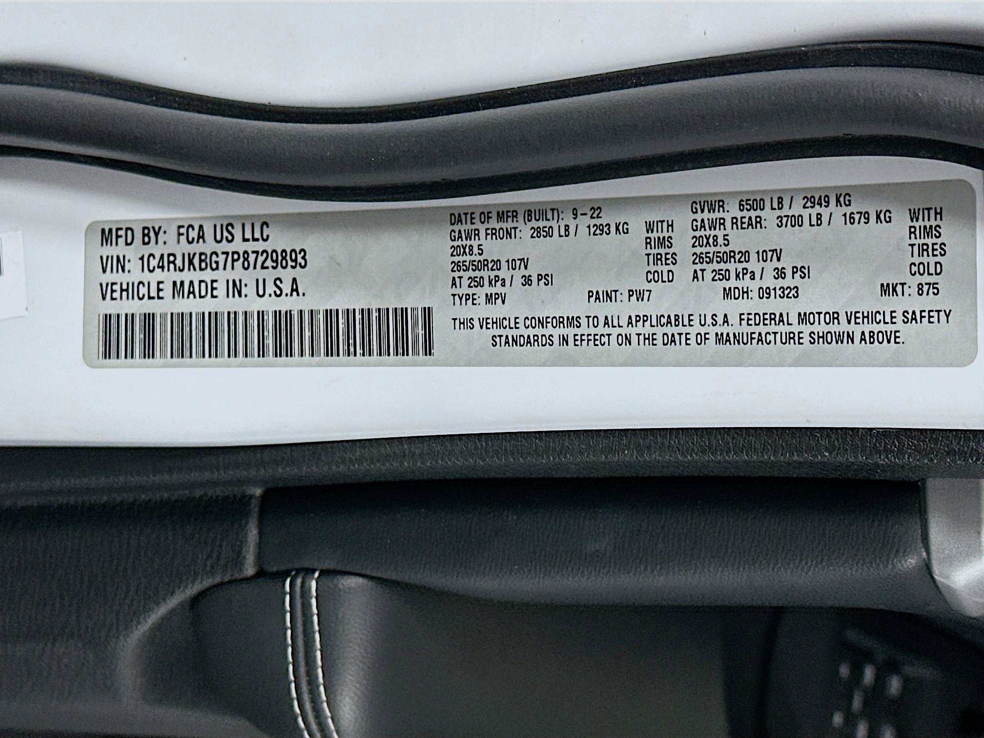 Used 2023 Jeep Grand Cherokee L Limited w/ Luxury Tech Group II image 12