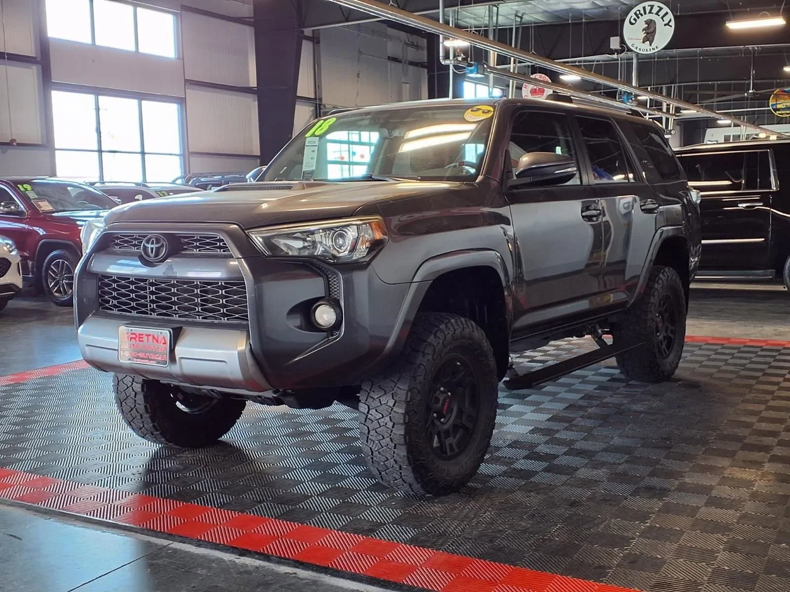 Used 2018 Toyota 4Runner TRD Off-Road Premium AWD/4WD image 3