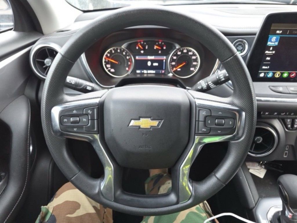 Used 2025 Chevrolet Blazer LT AWD/4WD image 11