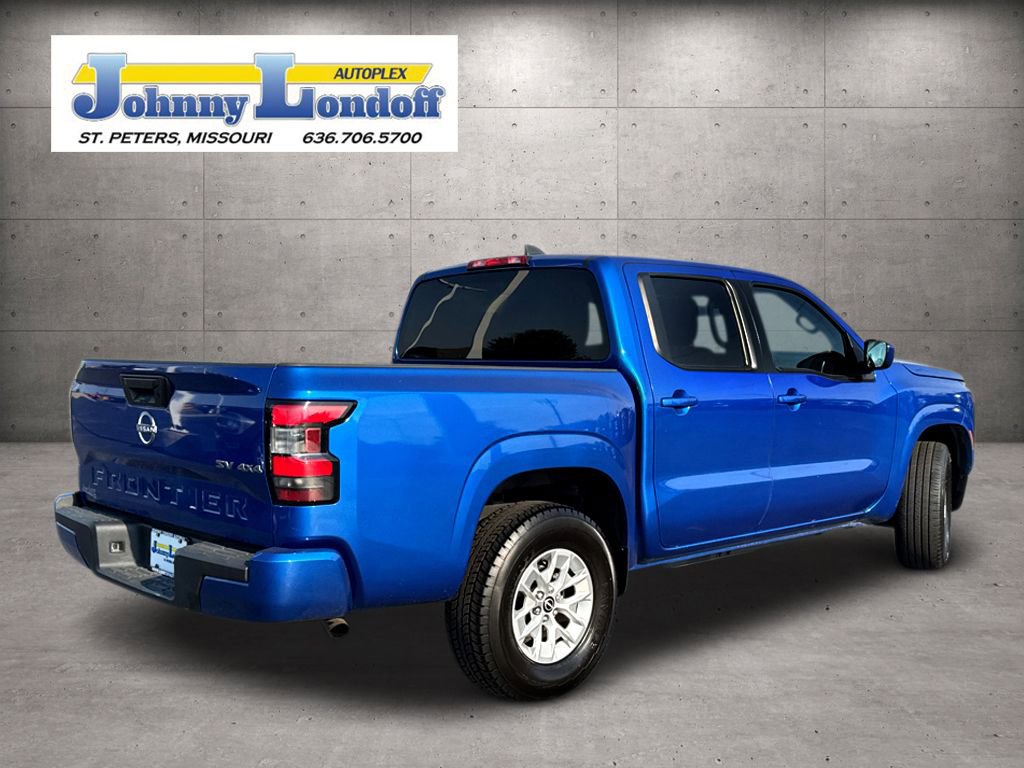 Used 2024 Nissan Frontier SV image 2