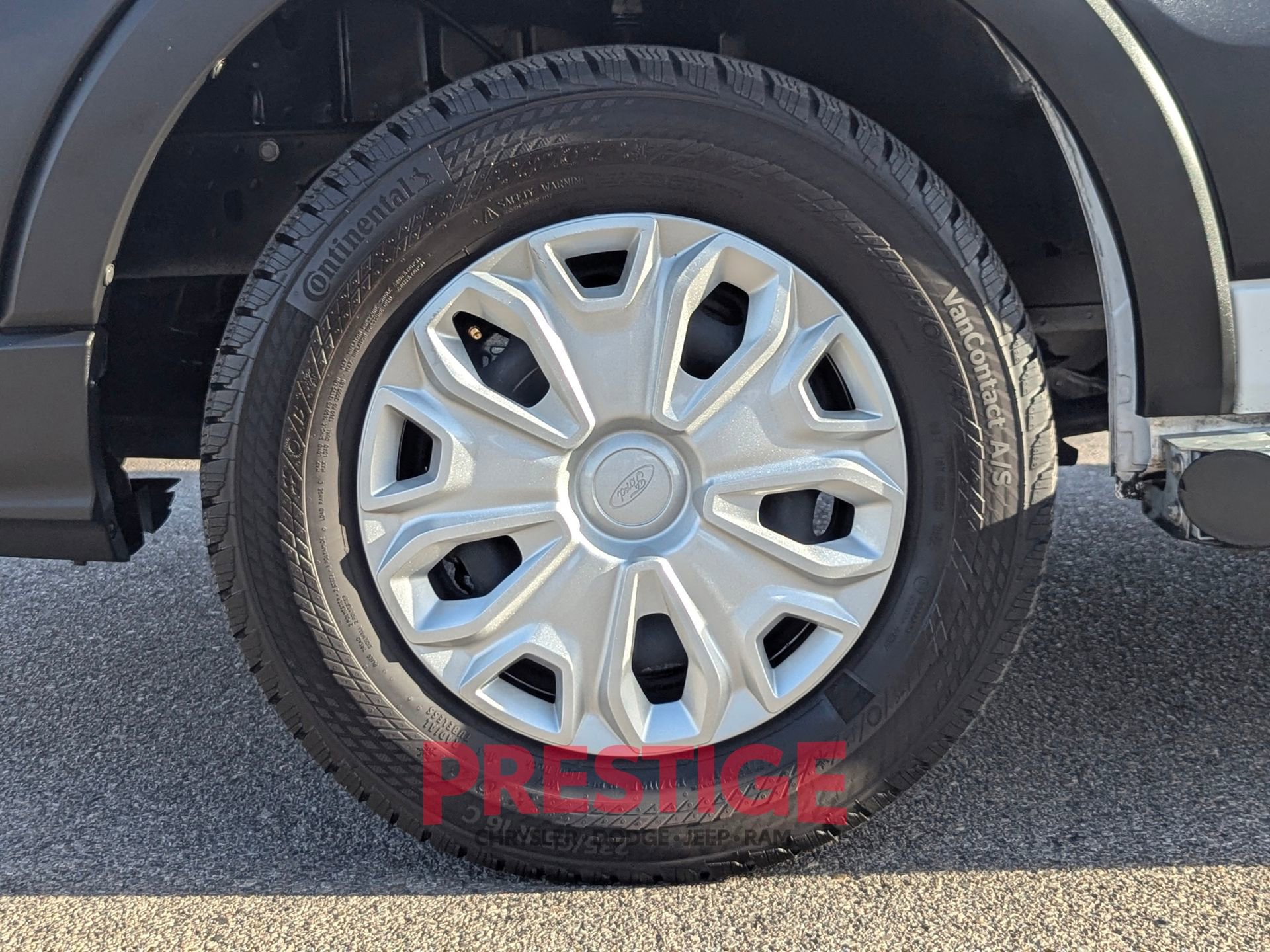 Used 2023 Ford Transit 250 Low Roof w/ Exterior Upgrade Package image 32