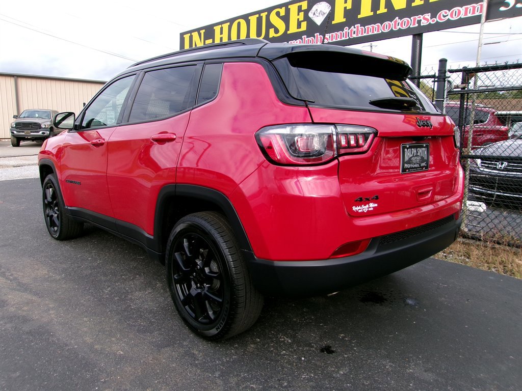 Used 2023 Jeep Compass Latitude w/ Sun and Sound Group image 11