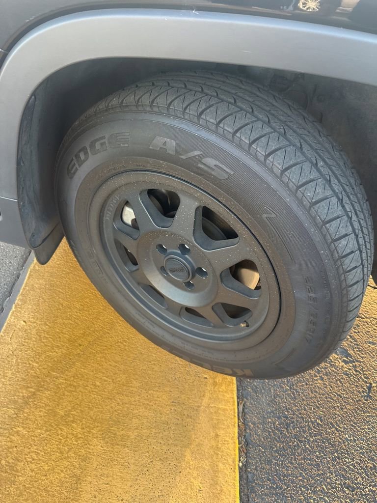 Used 2019 Jeep Cherokee Latitude Plus w/ Trailer Tow Group image 9